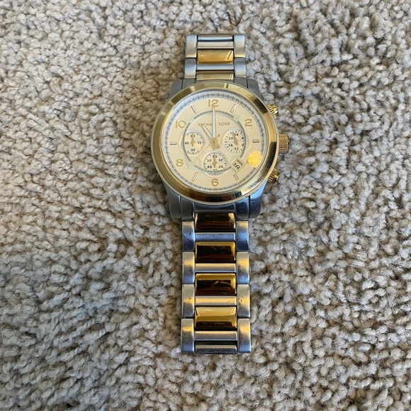 Michael Kors two-tone stainless steel oversized “runway” watch - Picture 3 of 5